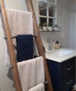 Industrial pipe and wood towel ladder - Woodify